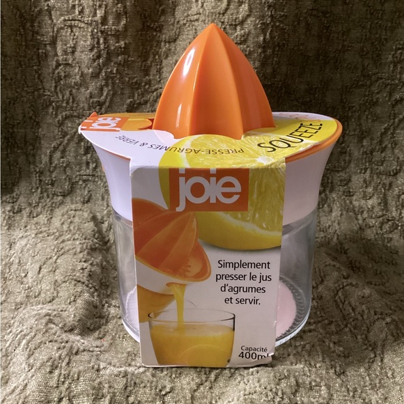 Joie MSC ~ Citrus Juicer With Container ~ Squeeze & Pour - Picture 1 of 3